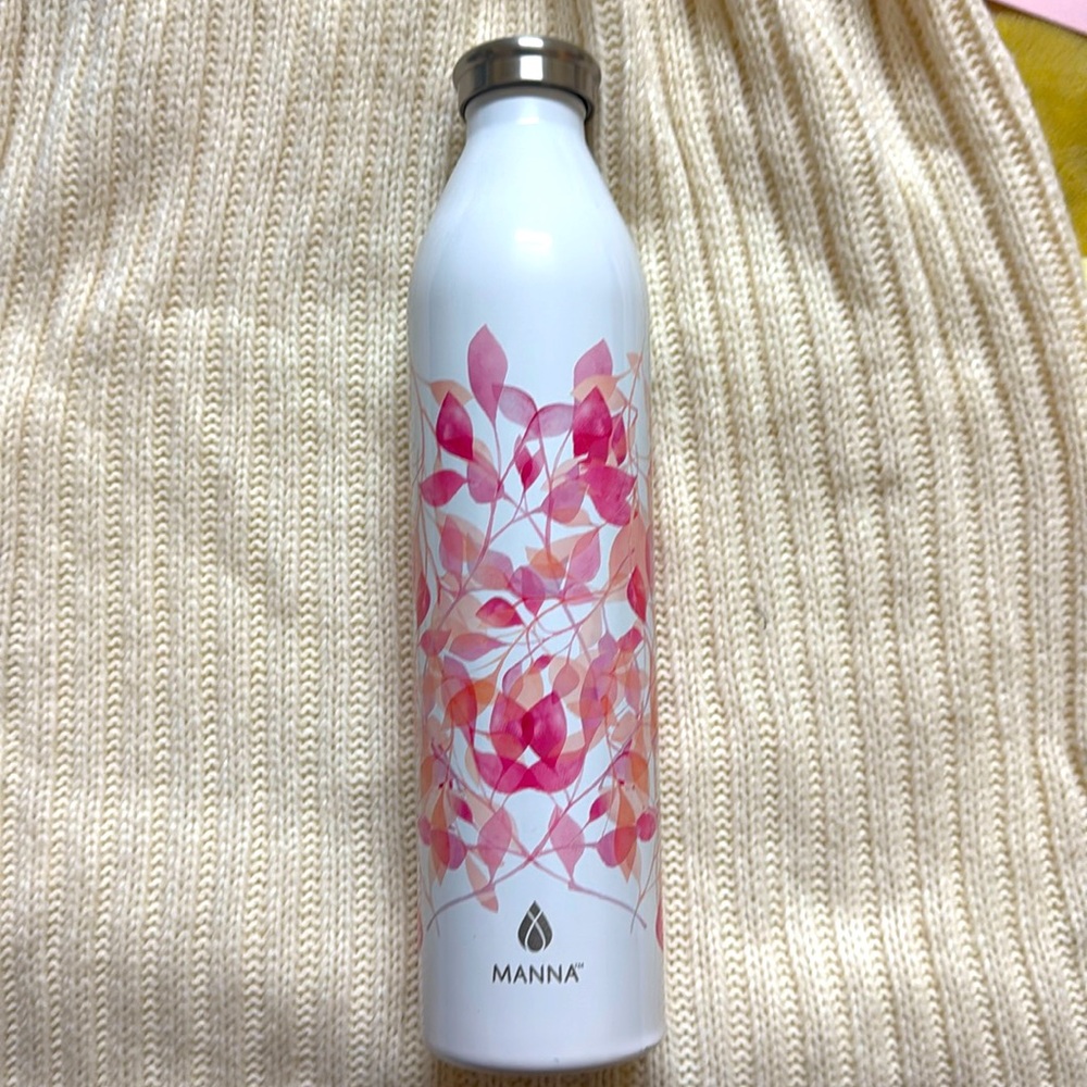 NWT Manna Hydration Mug